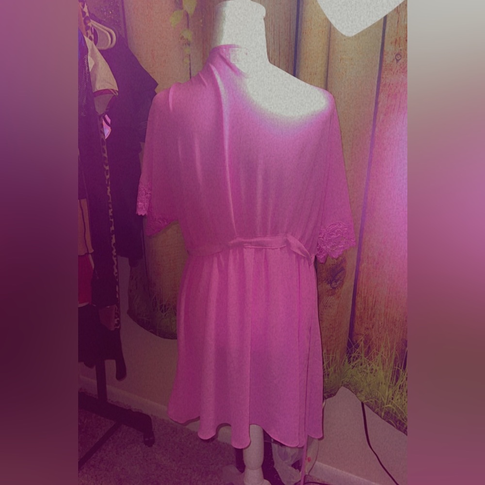 Lacey pink small robe 💖 - Picture 3 of 3